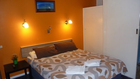 Adelaide Traveller's Inn Backpackers - Dalby Accommodation 0