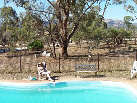 Mount Zero Log Cabins - Dalby Accommodation 1
