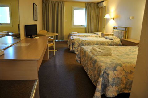 Alpine Inn - Dalby Accommodation 3