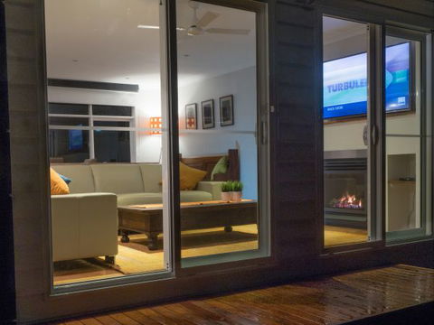 Alice's Palace Ocean Grove - Dalby Accommodation 2