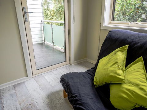 Alice's Palace Ocean Grove - Dalby Accommodation 9