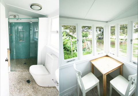 Aurora Beachfront Cottage - Dalby Accommodation 5