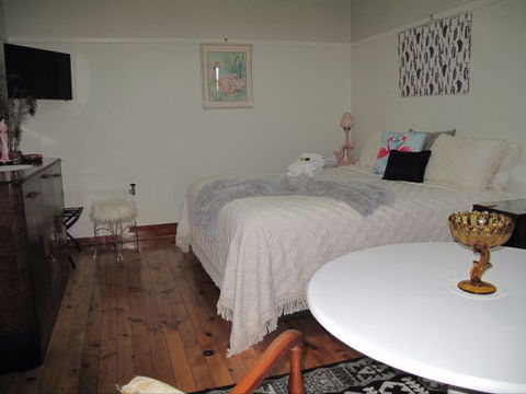 B&B Wodonga - Art Deco Accommodation - Dalby Accommodation 2