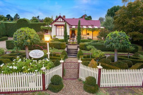 Barnsley House Beechworth - Dalby Accommodation 0