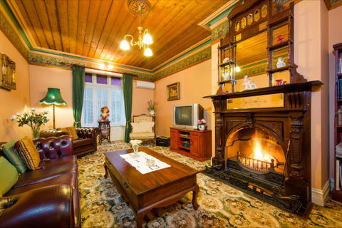 Barnsley House Beechworth - Dalby Accommodation 2