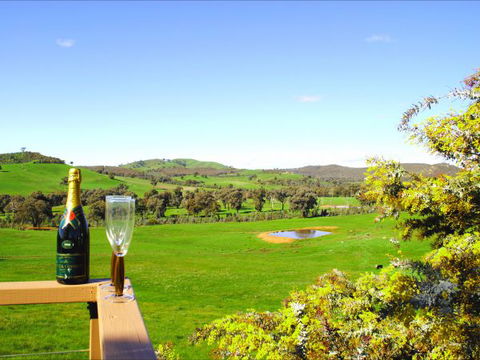 Winton Bethal Accommodation Unit - Dalby Accommodation 0