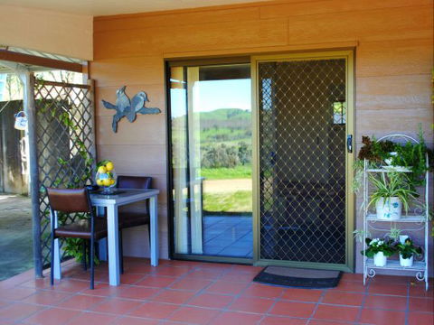 Winton Bethal Accommodation Unit - Dalby Accommodation 4