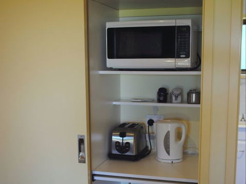 Winton Bethal Accommodation Unit - Dalby Accommodation 5