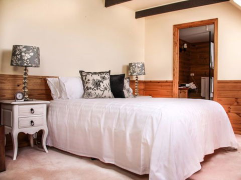 Brigham House - Tooma - Dalby Accommodation 2
