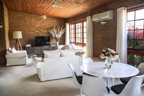 Brigham House - Tooma - Dalby Accommodation 3