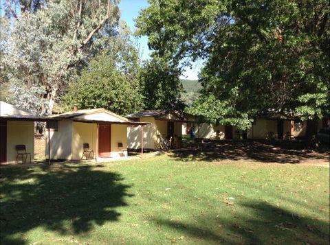 Bright Cabin & Caravan Park - Dalby Accommodation 0