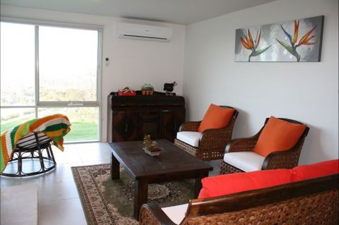 BTU Cottage Nowra Hill - Dalby Accommodation 3