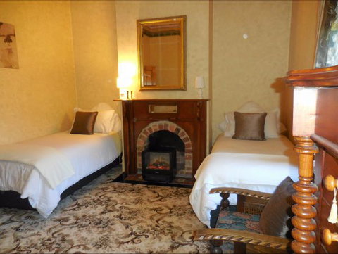 Bunjil Farm - Dalby Accommodation 4