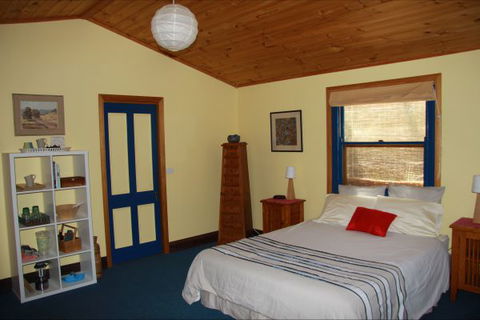 Candlebark Retreat - Dalby Accommodation 5