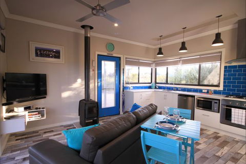 Coorong Cabins - Dalby Accommodation 4