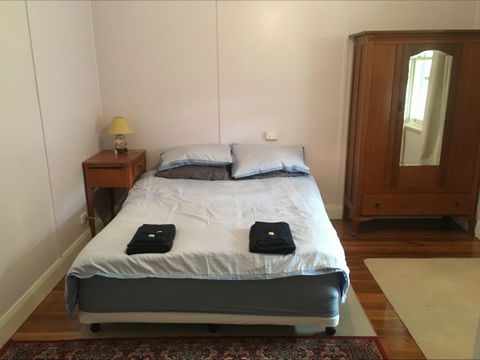 Fred's Place,  Derby - Dalby Accommodation 1