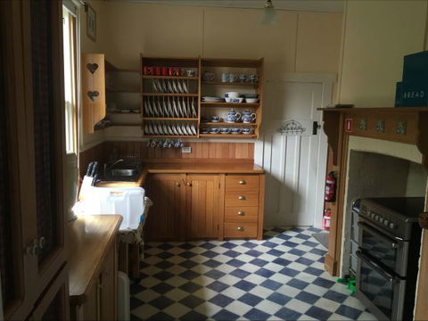 Fred's Place,  Derby - Dalby Accommodation 5