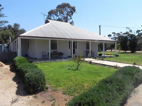 Great Grandpa Henry Retreat - Dalby Accommodation 0