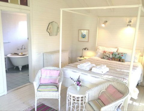 Huskisson Bed And Breakfast: Jervis Bay - Dalby Accommodation 0
