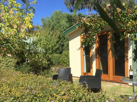 Jonathan Art Centre - Jarramarrumba House - Dalby Accommodation 4