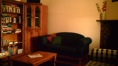The Cottage No 12 On North - Dalby Accommodation 0