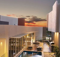 The Frames - Luxury Riverland Accommodation - Dalby Accommodation