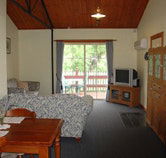 The Old Oak Bed and Breakfast - The Shearing Shed - Dalby Accommodation