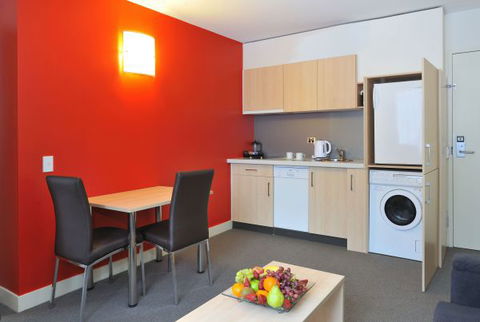 Metro Apartments On Bank Place - Dalby Accommodation 4