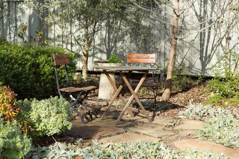 Mollisons - Dalby Accommodation 8