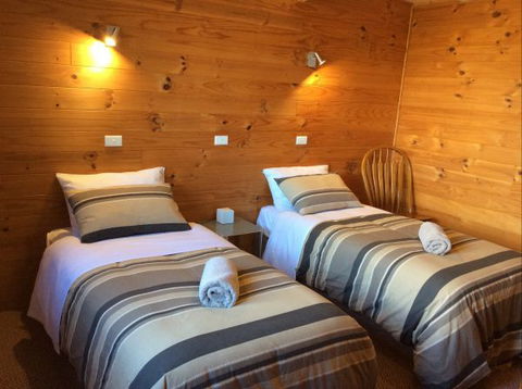 Mole Creek Cabins - Dalby Accommodation 6