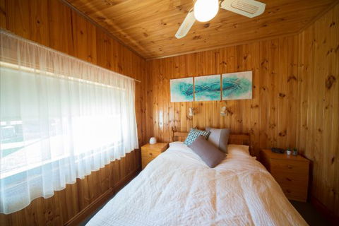 Mundic Waterfront Cottages - Dalby Accommodation 7