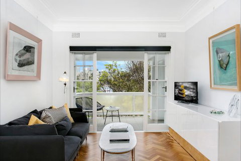 New Beach Apartment - Dalby Accommodation 1