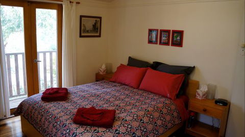 Oakhill Cottage - Dalby Accommodation 3