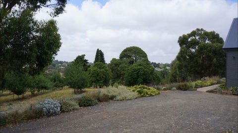 Oakhill Cottage - Dalby Accommodation 8