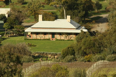 White Hill Estate - Dalby Accommodation 1