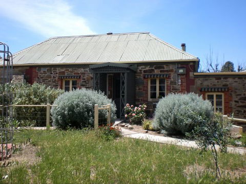 Olive Grove Retreat - Dalby Accommodation 0