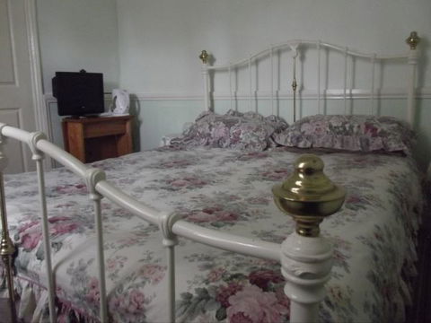 Olive Grove Retreat - Dalby Accommodation 3