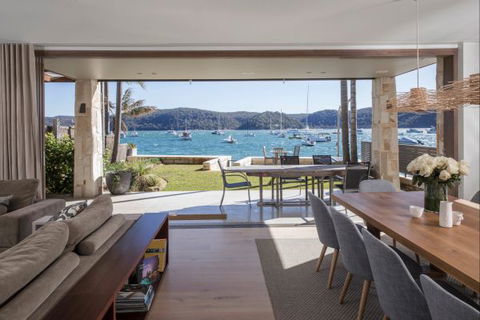 Pittwater Beach House - Dalby Accommodation 0
