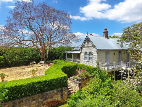 Plynlimmon: The Cottage At Kurrajong - Dalby Accommodation 0