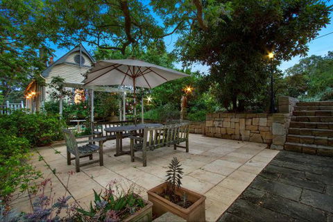 Plynlimmon: The Cottage At Kurrajong - Dalby Accommodation 3