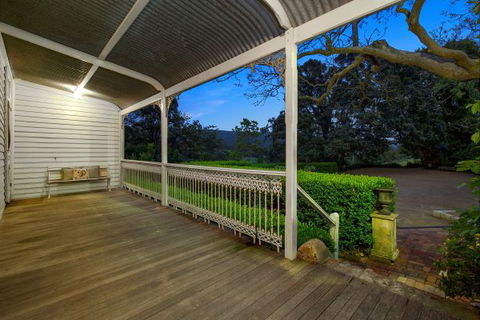 Plynlimmon: The Cottage At Kurrajong - Dalby Accommodation 4