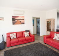 RED FIN part of BLUE FIN HOLIDAY HOMES - Dalby Accommodation