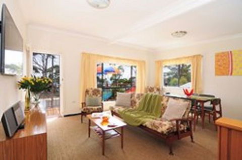Retro Sands Beach House - Dalby Accommodation 1