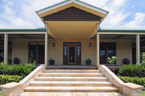 Reign Manor And Coach House - Dalby Accommodation 0