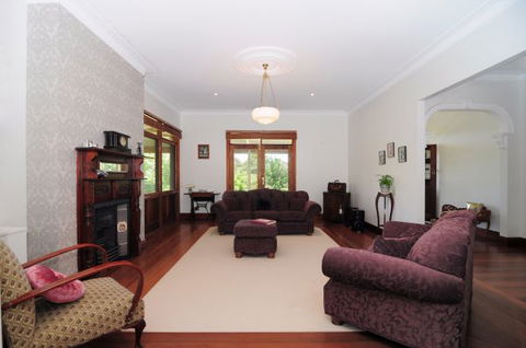 Reign Manor And Coach House - Dalby Accommodation 4