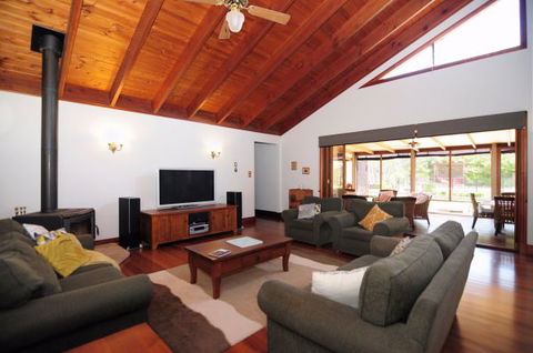 Reign Manor And Coach House - Dalby Accommodation 6