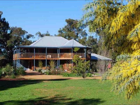 Riverwood Retreat - Dalby Accommodation 0
