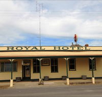 Royal Hotel Snake Valley - Dalby Accommodation
