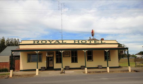 Royal Hotel Snake Valley - Dalby Accommodation 0