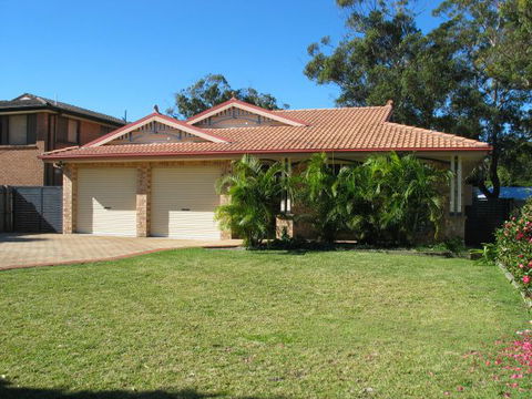 Seawest - Hawks Nest Accommodation - Dalby Accommodation 0